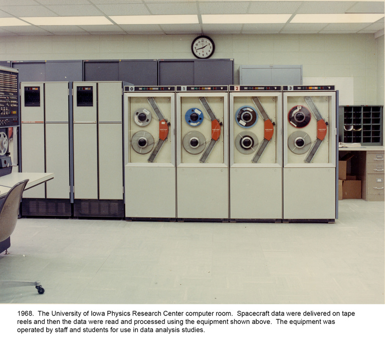 1968_1-390_PhysicsComputerRoom